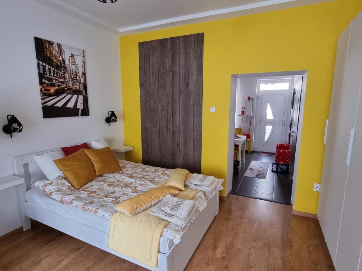 Flora Apartman Apartment Seghedin Exterior foto