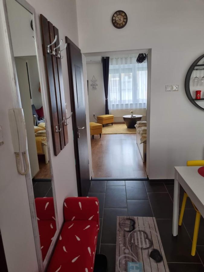 Flora Apartman Apartment Seghedin Exterior foto